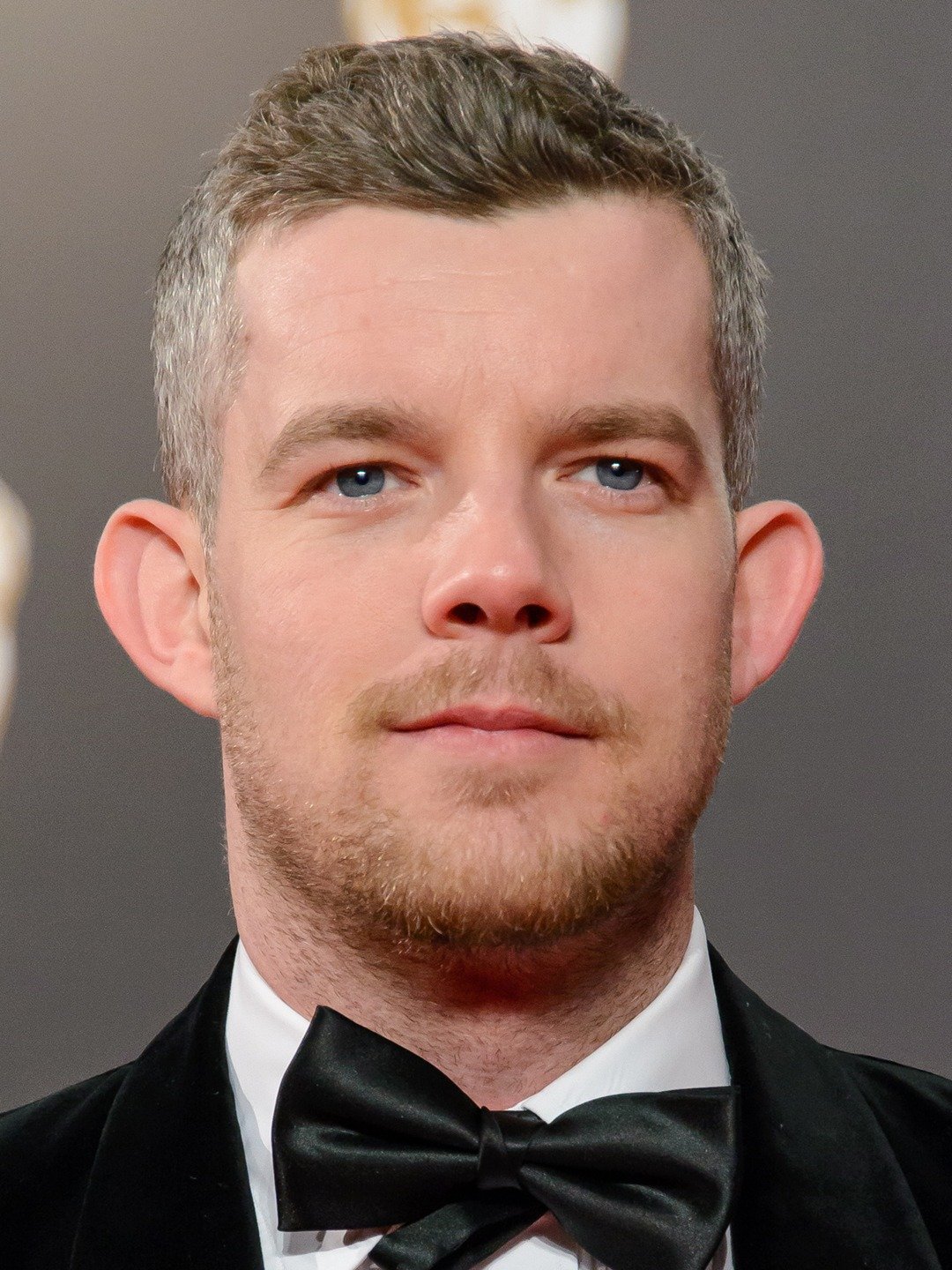 How tall is Russell Tovey?